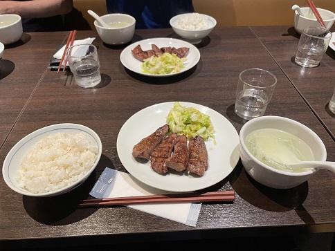 ほうぼうまわってはらぺこ、いただきます